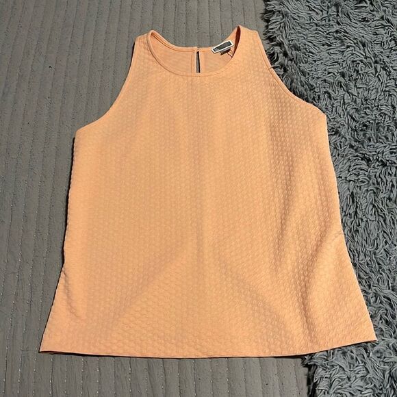 chelsea 28 | textured keyhole back tank top - Picture 2 of 3
